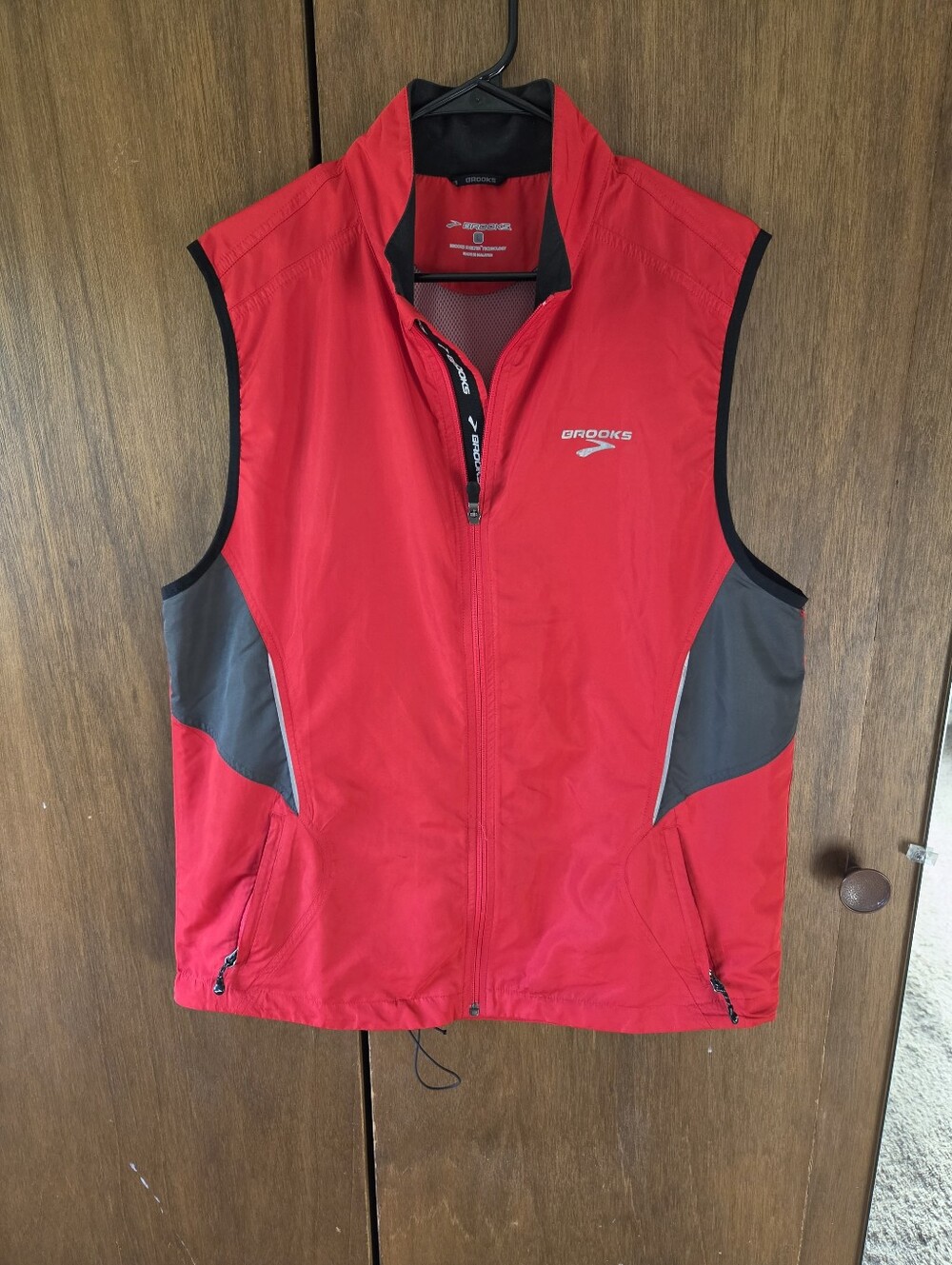 Brooks Red and Gray Men's Running Vest - Large